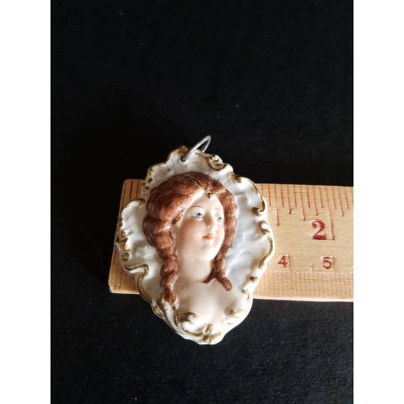 Handmade Vintage Victorian Style Pendant - Picture 6 of 10